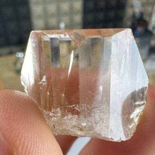 Alternative view of Topaz · Facet Rough · 153 ct · Natural · Light Champagne