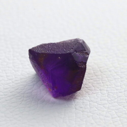 Alternative view of Amethyst · Facet Rough · 27.2 ct · Untreated · Violet